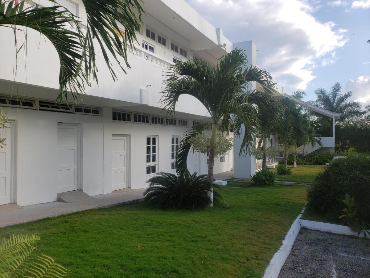 Sea Shell Palms, Ocho Rios Bed & Breakfast Exterior photo