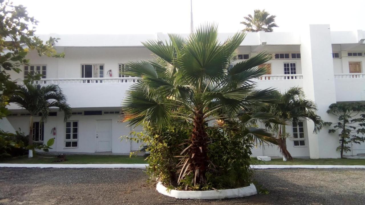 Sea Shell Palms, Ocho Rios Bed & Breakfast Exterior photo